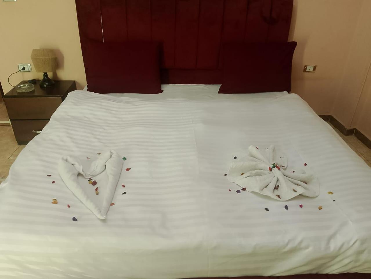 Pyramid Stars Inn Nazlet el-Sisi ภายนอก รูปภาพ